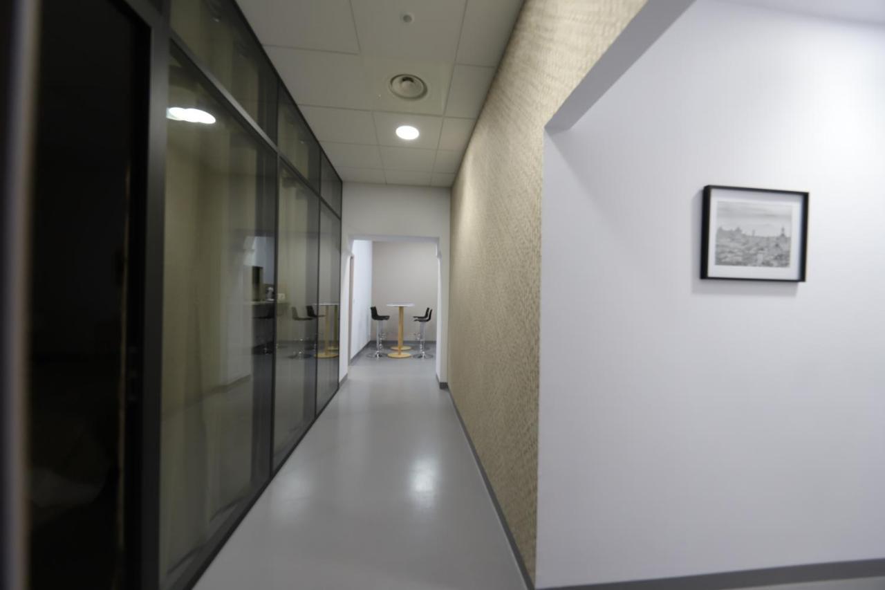 Loft 250M2 Avec Ecran Led Geant De 10M2 Aparthotel Marseille Luaran gambar